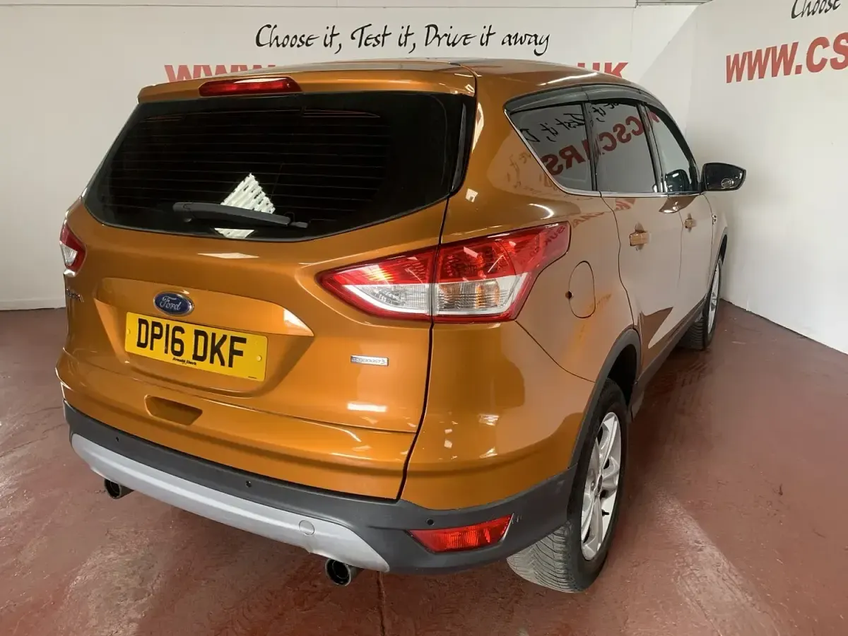 Used Ford Kuga Zetec 182 HP (133 kW) 2016 Orange SUV