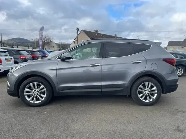 Used Hyundai Santa Fe Premium 200 HP (147 kW) 2016 Silver SUV
