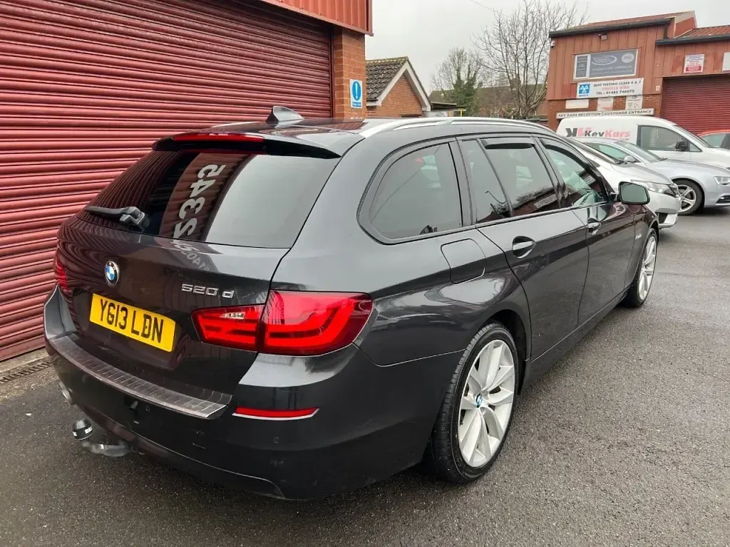 Used BMW 520 184 HP (135 kW) 2013 Grey Estate