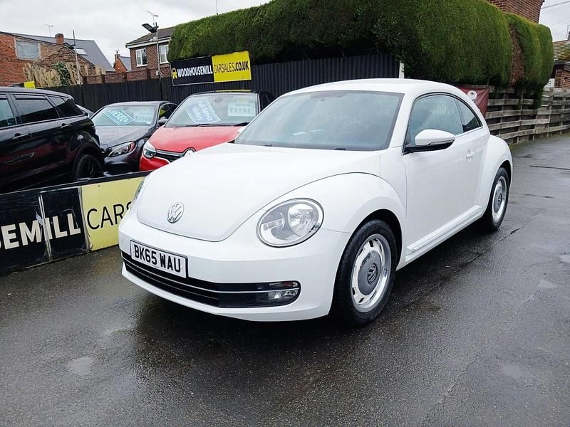 Used VW Beetle Design 105 HP (77 kW) 2015 White Hatchback