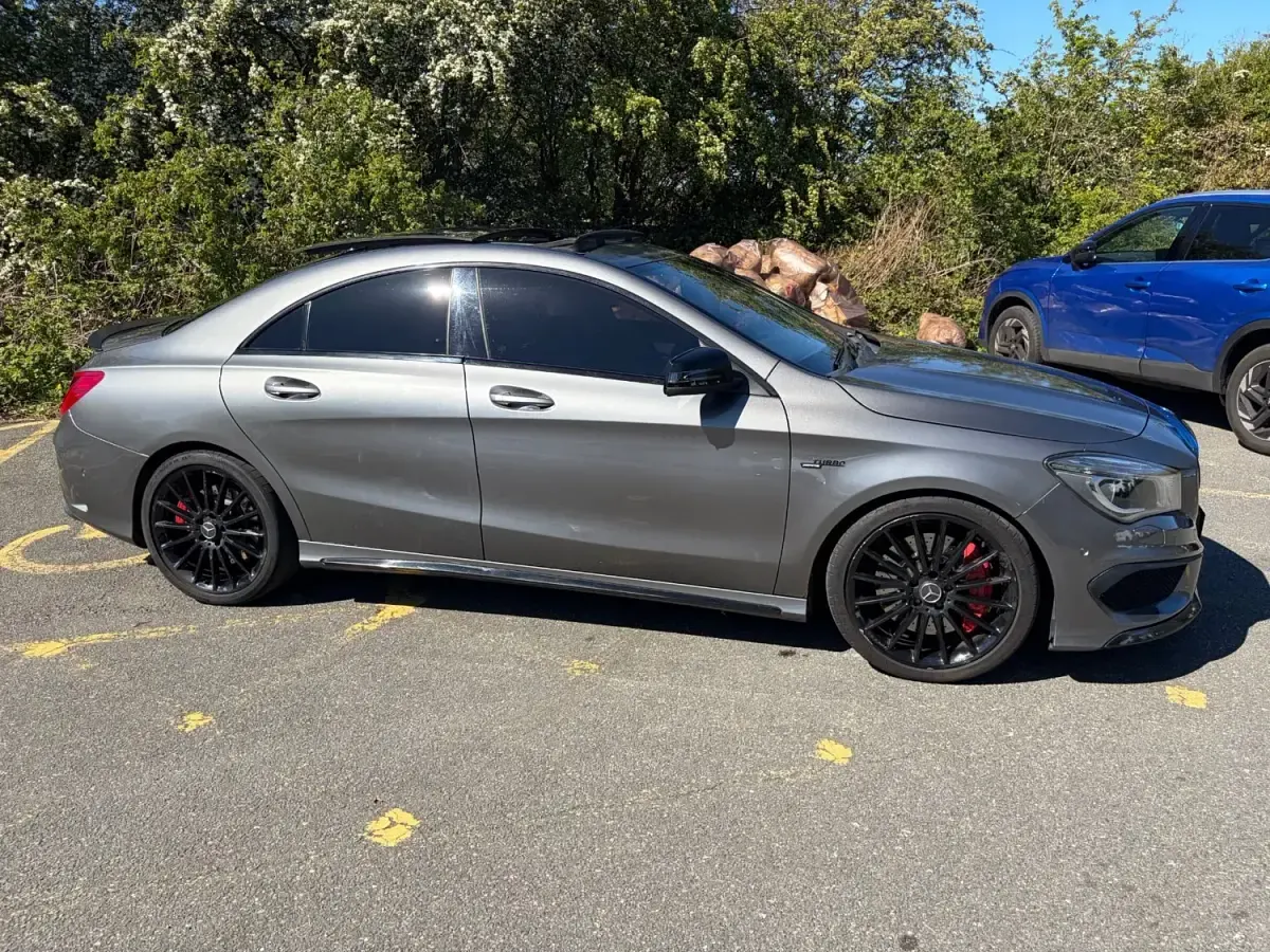 Usado Mercedes CLA45 AMG 2014 Cinzento Sedan