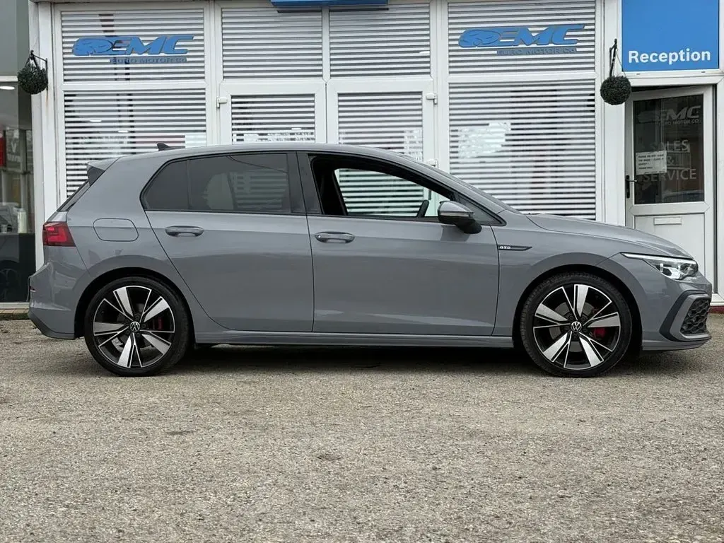 Begagnad VW Golf VIII GTD 200 HK (147 kW) 2023 Grå Halvkombi