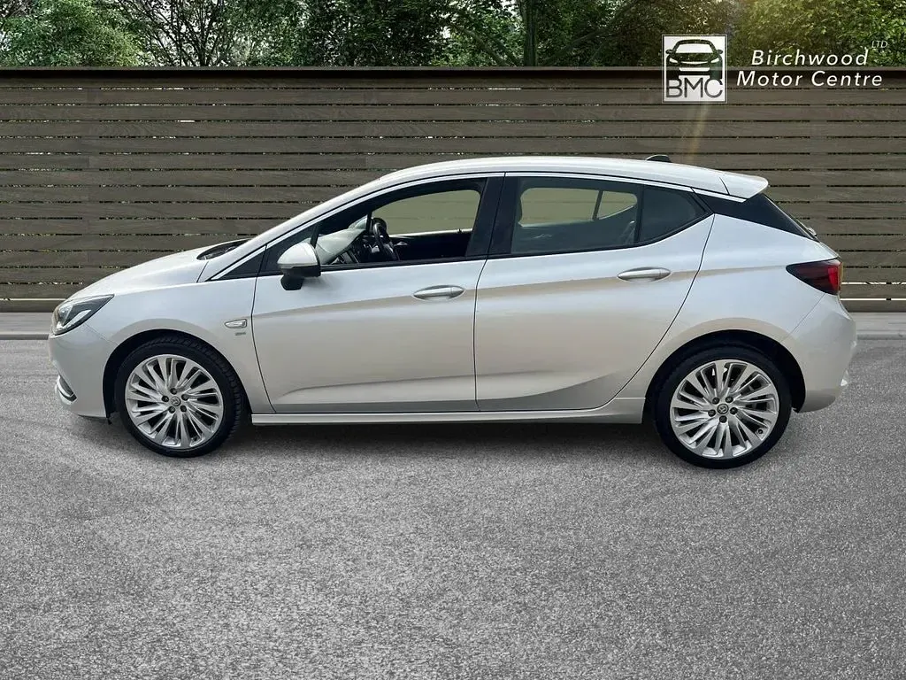 Used Vauxhall Astra SRi 150 HP (110 kW) 2019 Silver Hatchback