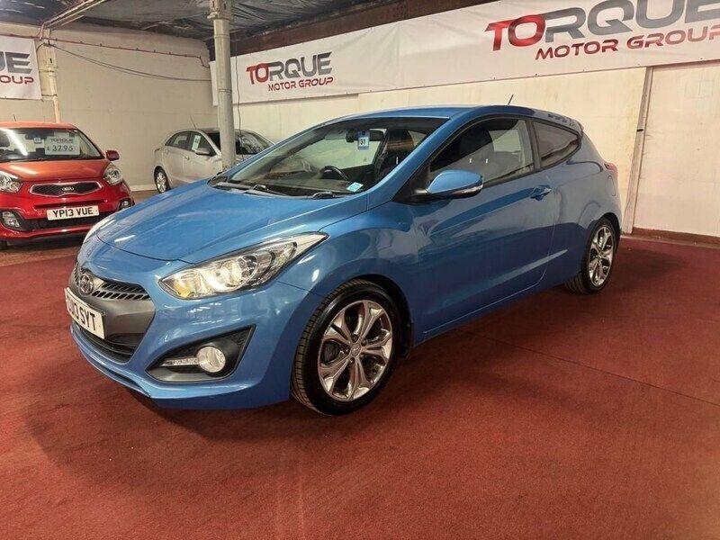 Blue Used 2013 Hyundai i30 Sport Hatchback | £3,295 (Good price) - Image 1/4