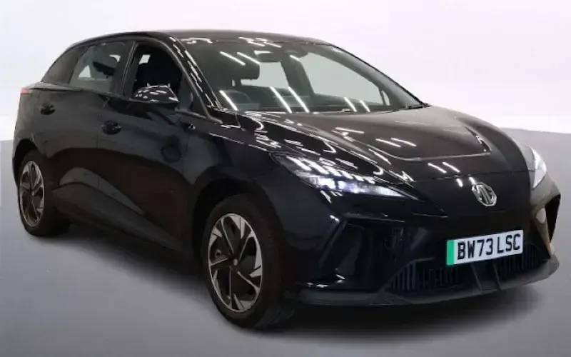 Begagnad MG MG4 EV SE 125 kW (170 HK) 2023 Halvkombi