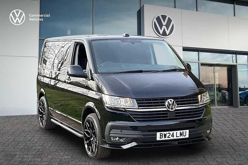 Begagnad VW Transporter Highline 2024 Svart Van