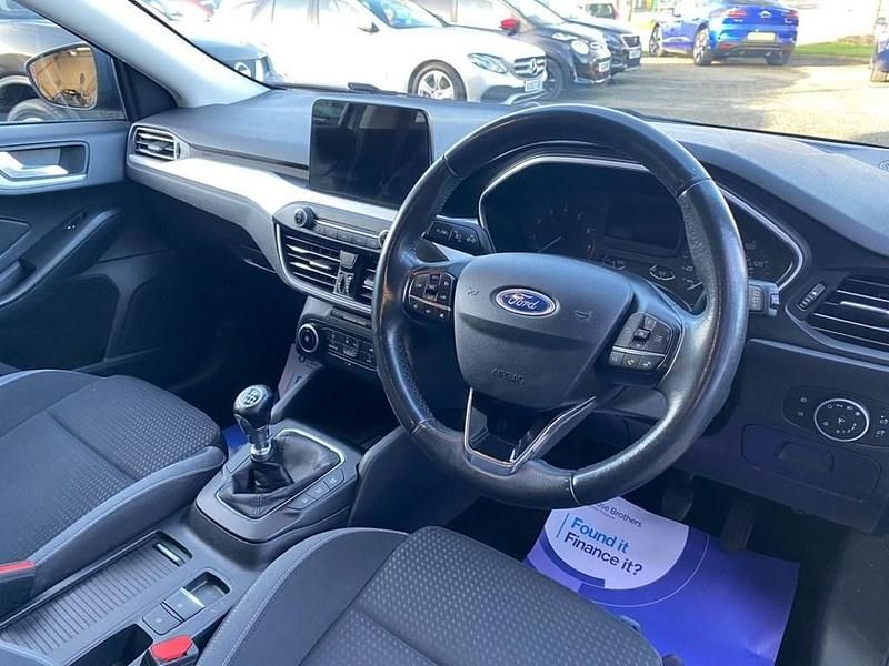 Used Ford Focus Zetec 125 HP (91 kW) 2019 Blue Hatchback