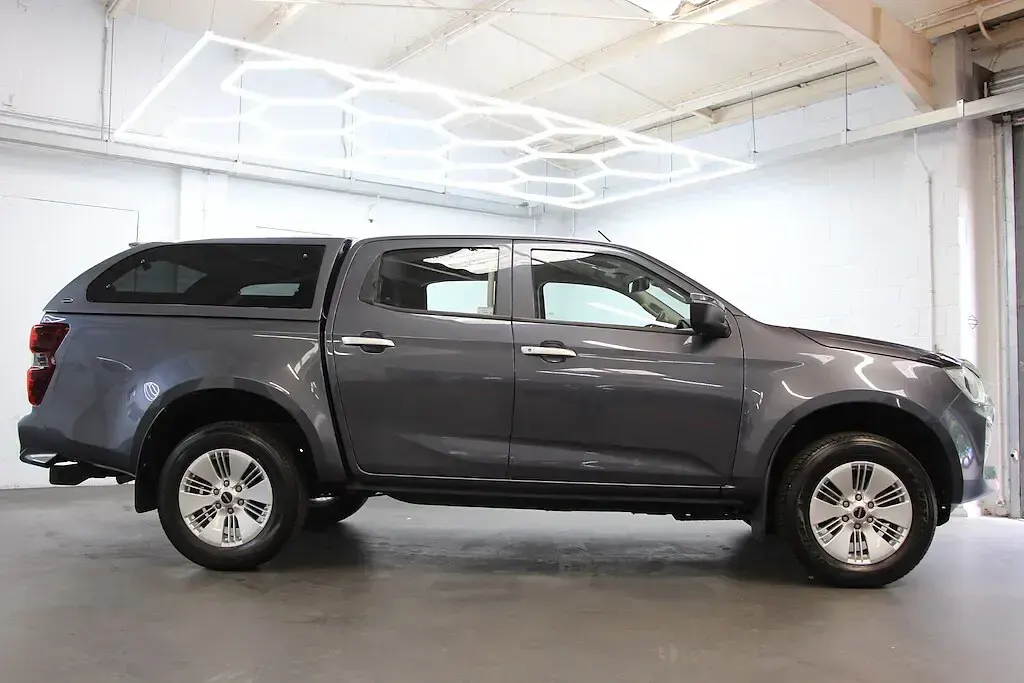 Used Isuzu D-Max 163 HP (119 kW) 2021 Grey Pickup