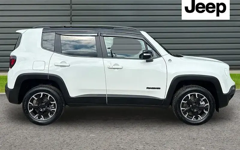 Used Jeep Renegade Trailhawk 241 HP (177 kW) 2023 White SUV