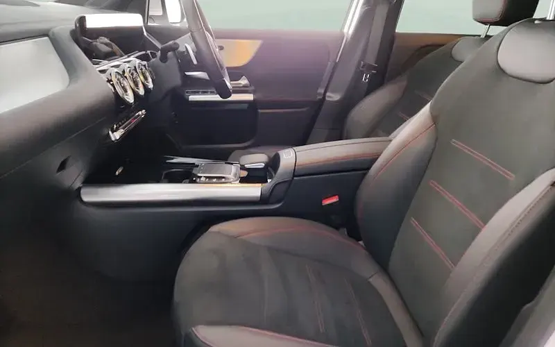 Używany Mercedes EQA250+ AMG line 139 kW (190 KM) 2023 Biały SUV