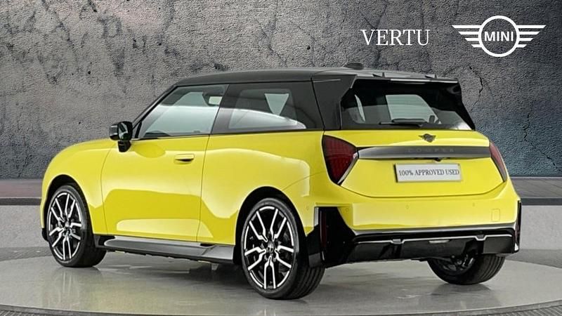 New Mini Cooper Hatch 133 kW (181 HP) 2025 Yellow Hatchback
