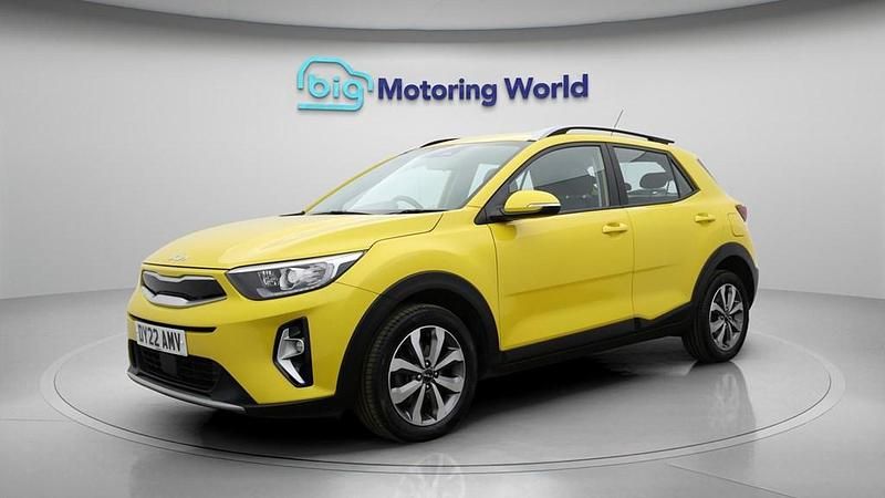 Used Kia Stonic 99 HP (72 kW) 2022 Yellow SUV