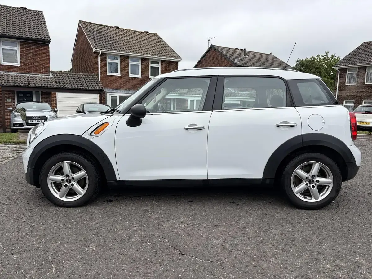 Used Mini Countryman 98 HP (72 kW) 2011 White SUV
