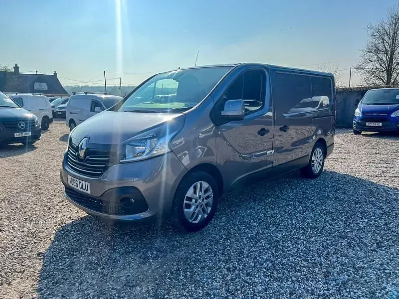 Begagnad Renault Trafic 2016 Grå Minibuss