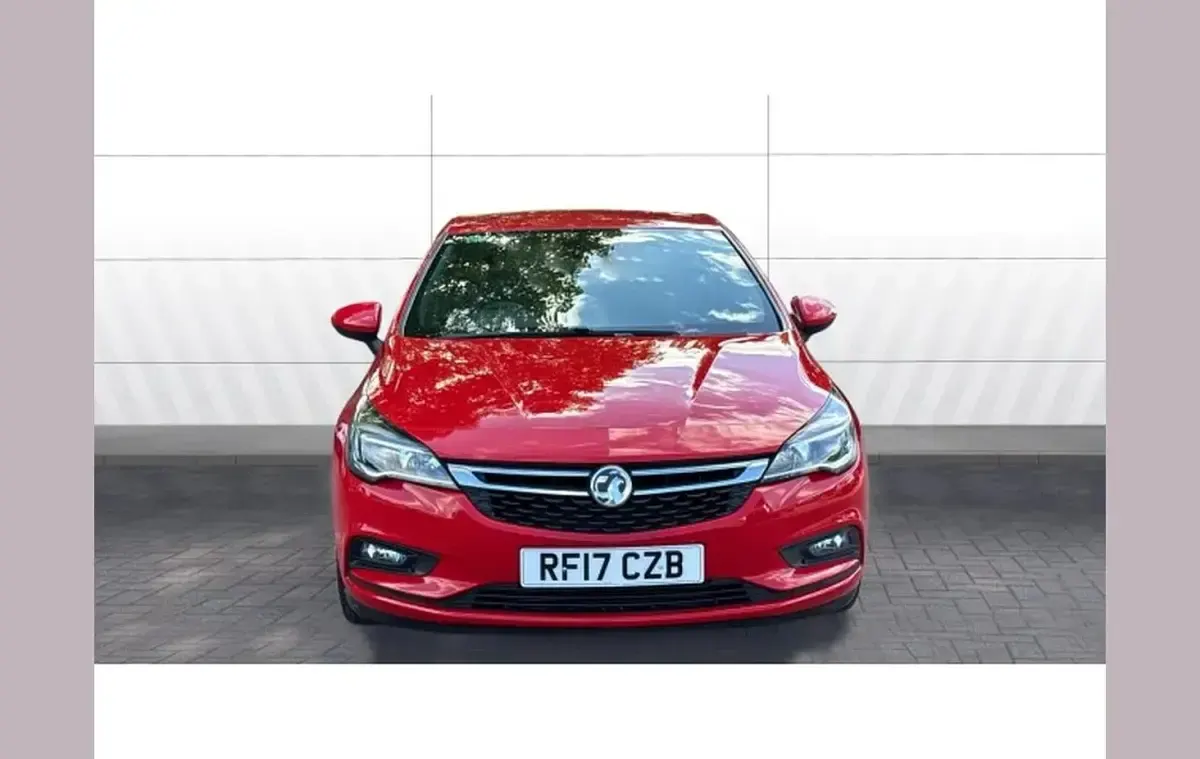 Gebraucht Vauxhall Astra SRi 150 PS (110 kW) 2017 Rot Kleinwagen
