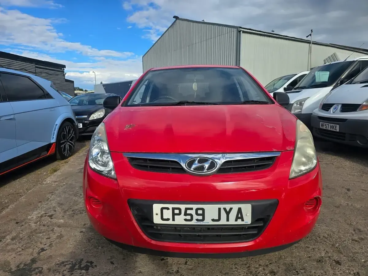 Used Hyundai i20 Classic 78 HP (57 kW) 2009 Red Hatchback