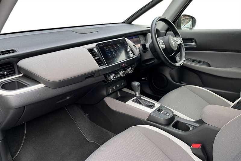 Used Honda Jazz Hybrid 109 HP (80 kW) 2021 White Hatchback