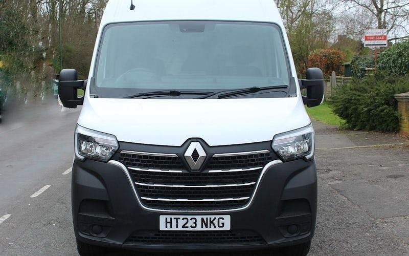 Used Renault Master Business 135 HP (99 kW) 2023 White MPV
