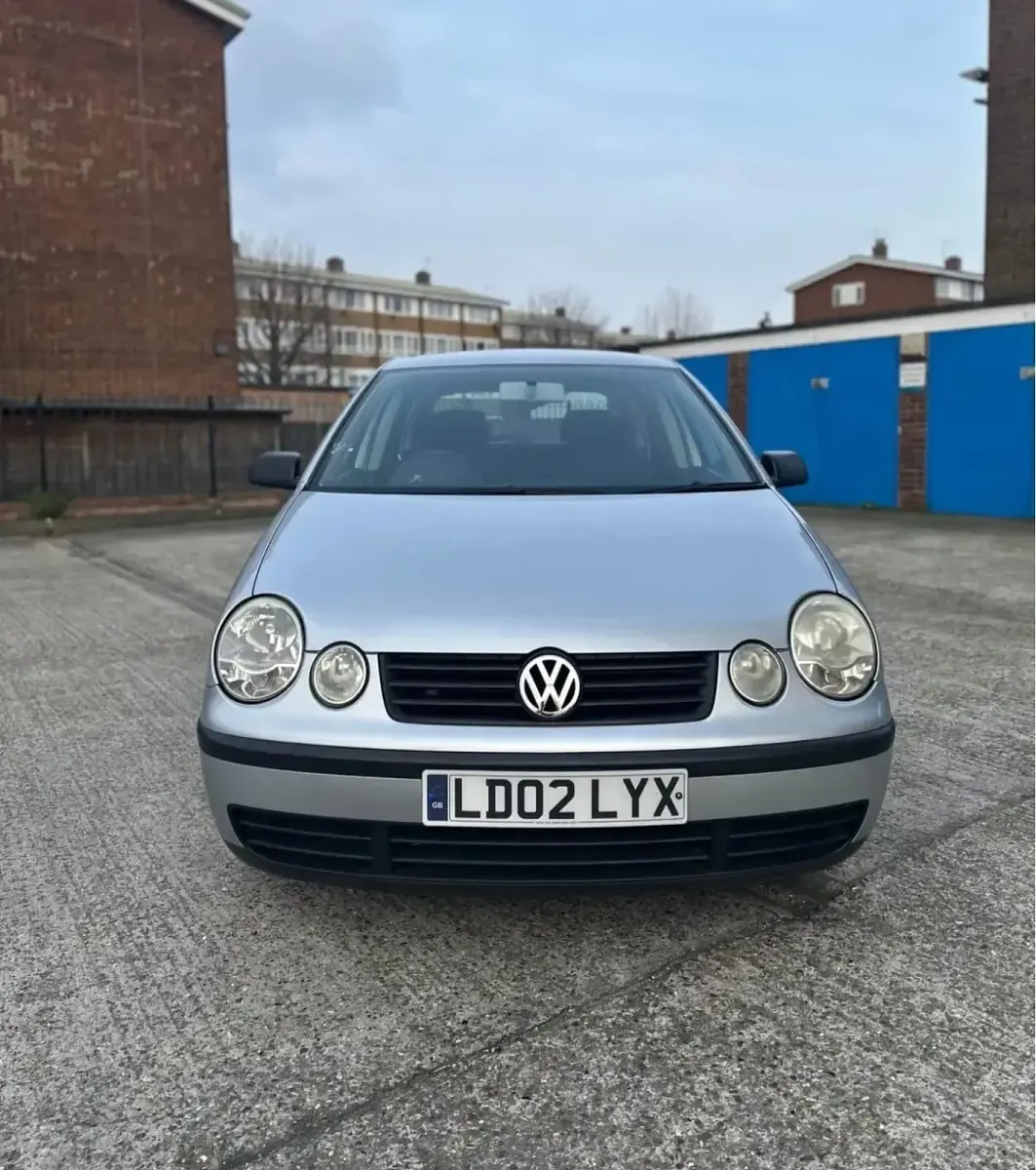 Used VW Polo S 75 HP (55 kW) 2002 Silver Hatchback
