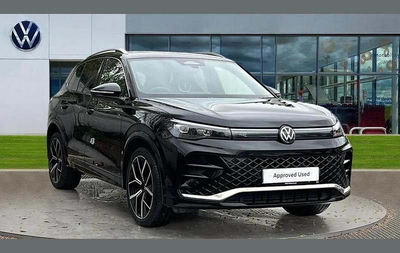 Used VW Tiguan R-line 147 HP (108 kW) 2025 Black SUV