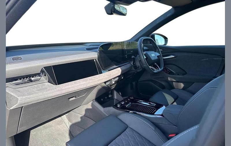 Used Audi Q6 e-tron Performance 221 kW (301 HP) 2026 Black SUV