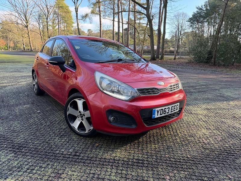 Used Kia Rio 107 HP (78 kW) 2013 Red Hatchback