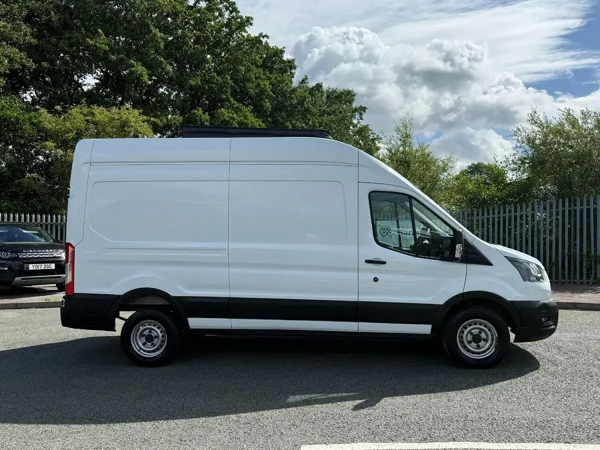 Used Ford Transit 130 HP (95 kW) 2022 White Van