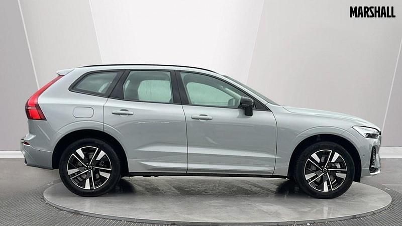 Usado Volvo XC60 Plus 250 HP (183 kW) 2025 Cinzento SUV