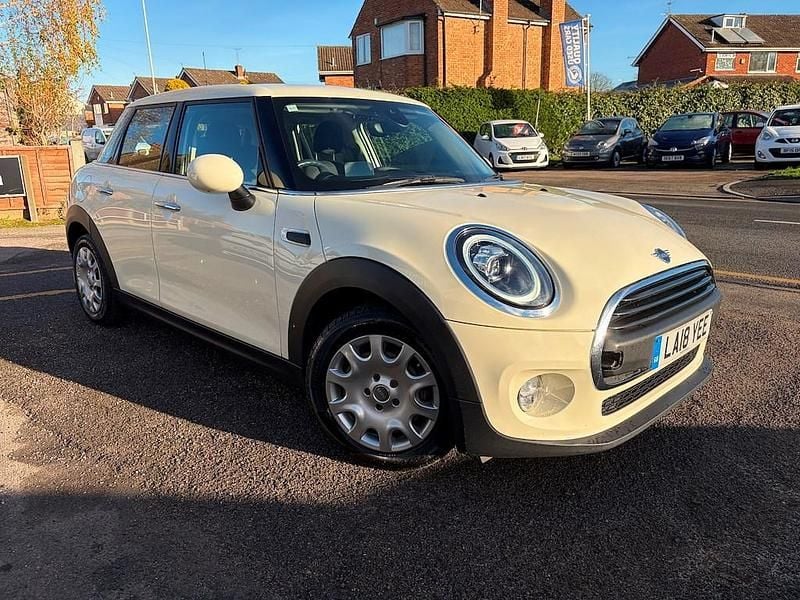 White Used 2018 Mini ONE Hatch Hatchback | £9,991 (Good price) - Image 1/4