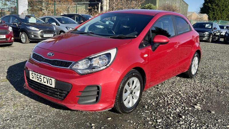 Used Kia Rio 2015 Red Hatchback