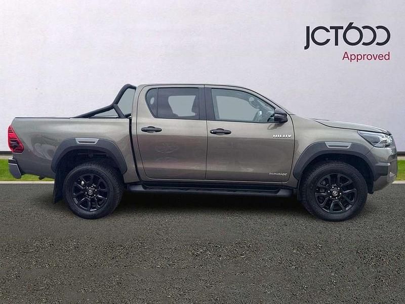 Used Toyota HiLux 204 HP (150 kW) 2025 Other Pickup