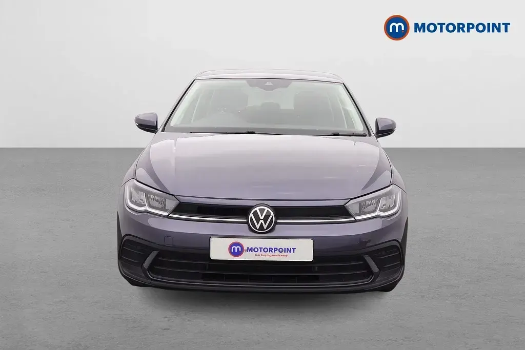 Begagnad VW Polo Life 2024 Grå Halvkombi