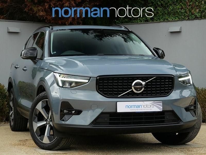 Grey Used 2023 Volvo XC40 Ultimate SUV | £27,995 (Fair price) - Image 1/3