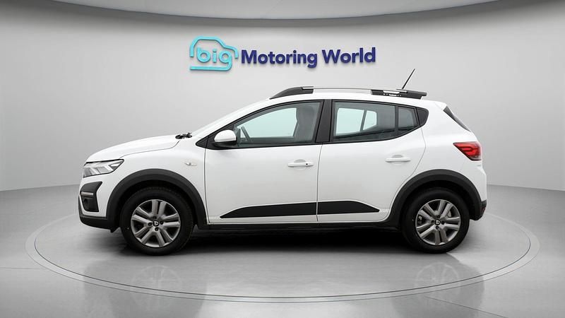 Used Dacia Sandero Comfort 91 HP (66 kW) 2022 White Hatchback
