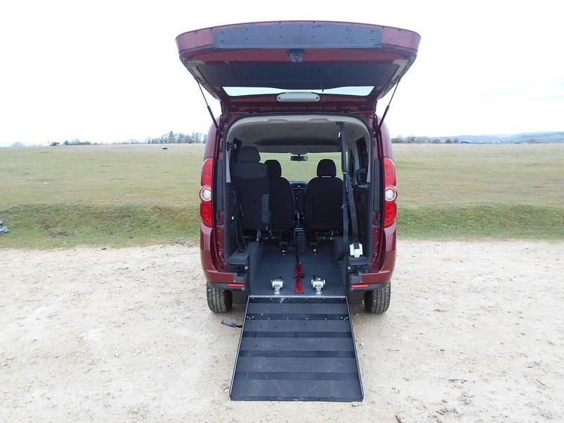 Used Fiat Doblò 2013 Red MPV