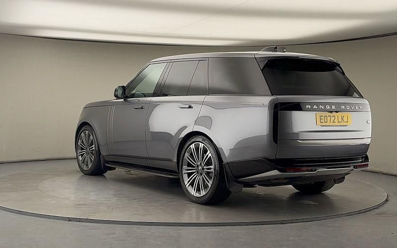 Used Land Rover Range Rover SE 349 HP (256 kW) 2025 SUV