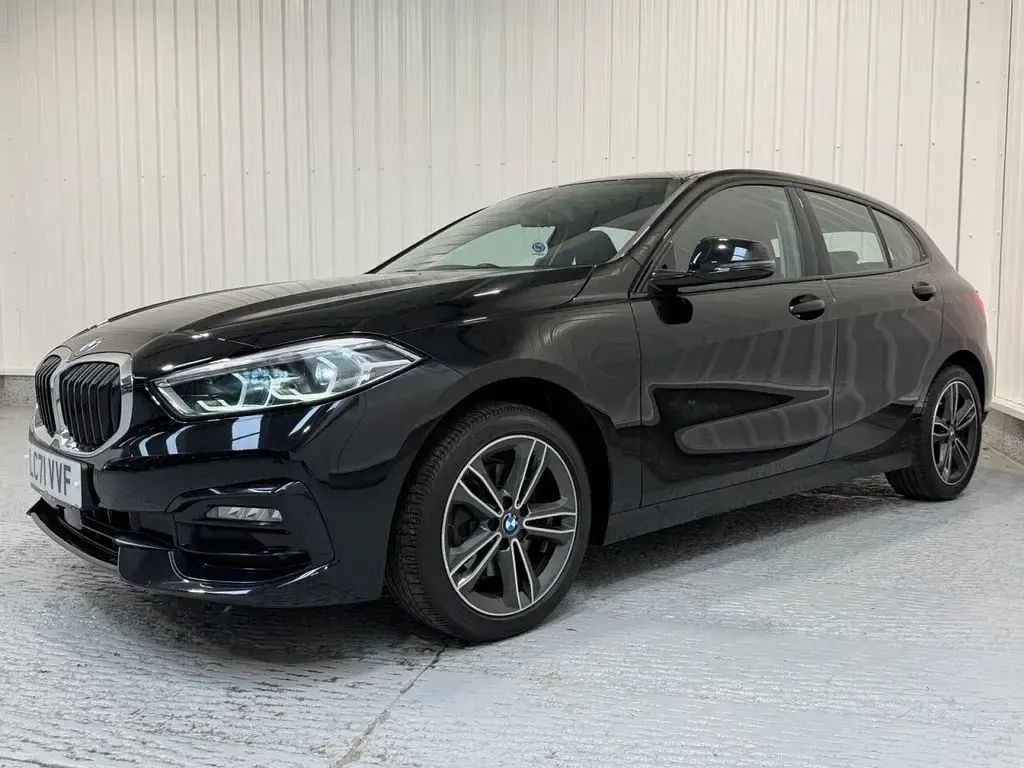 Used BMW 118 Sport Line 136 HP (100 kW) 2022 Black Hatchback
