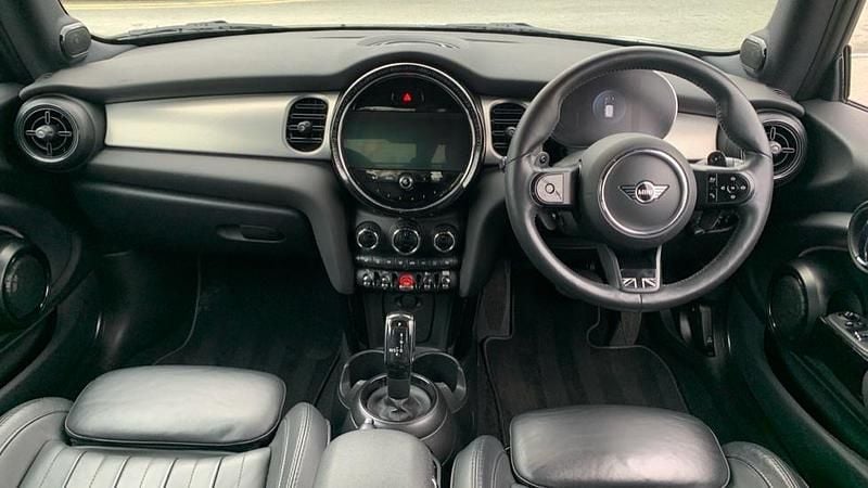 Used Mini Cooper S Exclusive 176 HP (129 kW) 2021 Silver Hatchback