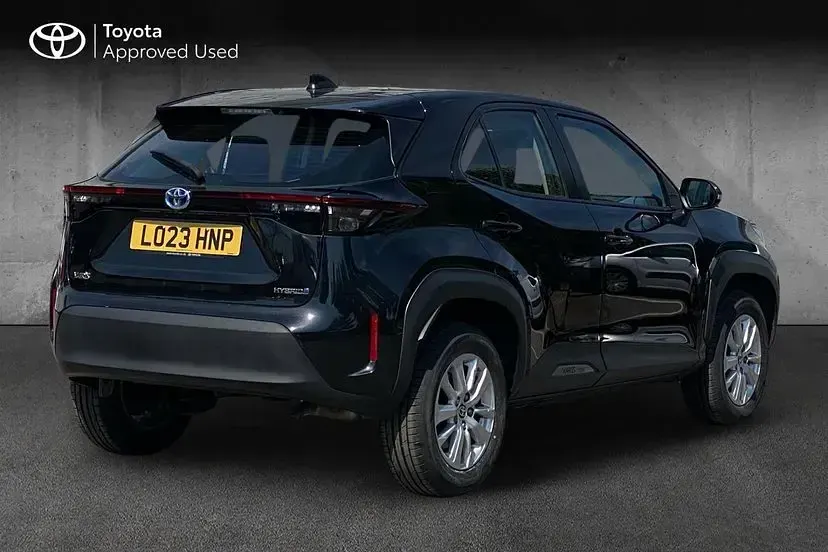 Used Toyota Yaris Cross 116 HP (85 kW) 2023 Black SUV