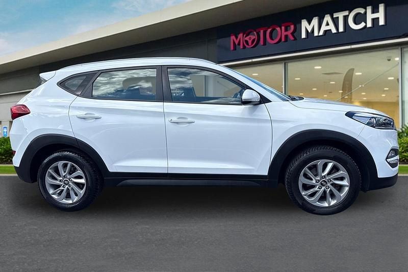 Used Hyundai Tucson SE 177 HP (130 kW) 2018 White SUV