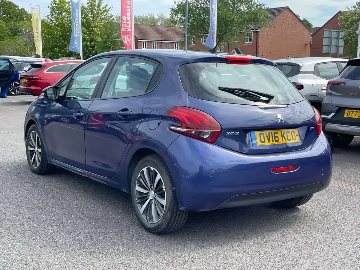 Used Peugeot 208 2016 Blue Hatchback
