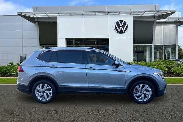 Used VW Tiguan Allspace Life 150 HP (110 kW) 2022 Silver SUV