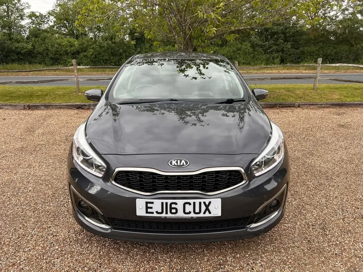 Used Kia Ceed 2016 Silver Hatchback