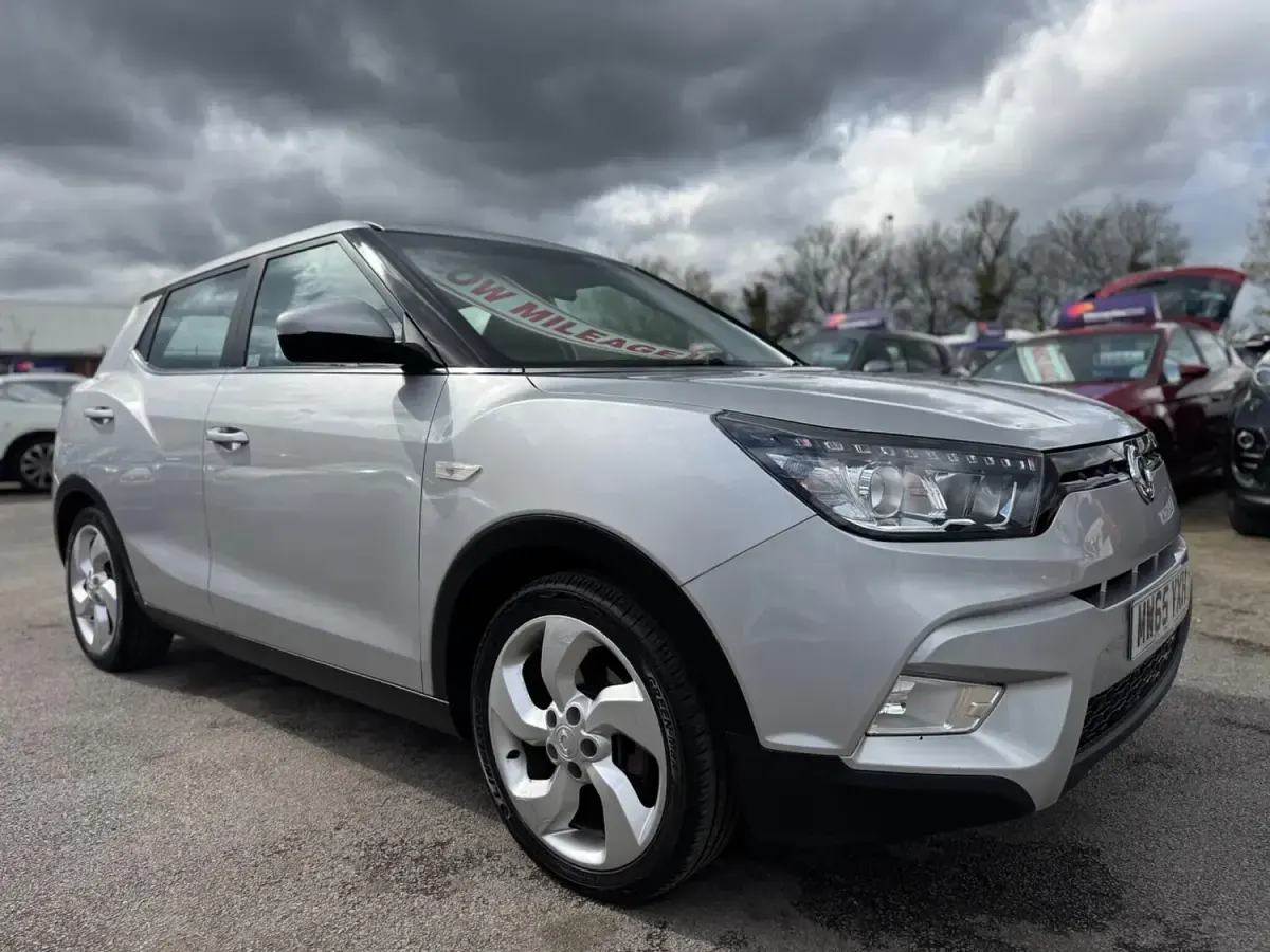 Used SsangYong Tivoli 115 HP (84 kW) 2015 Silver SUV