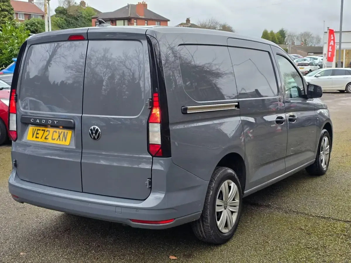 Usado VW Caddy S 2023 Cinzento Monovolume