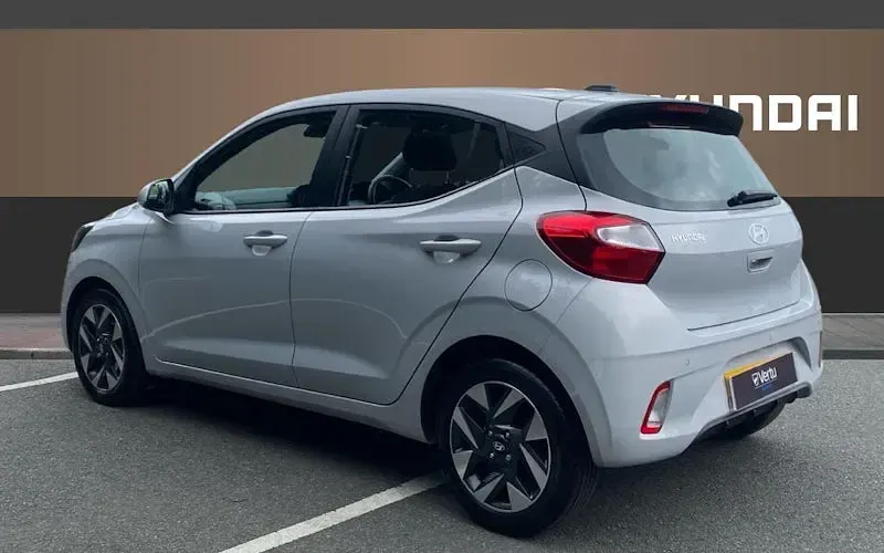 Used Hyundai i10 Advanced 63 HP (46 kW) 2025 Grey Hatchback