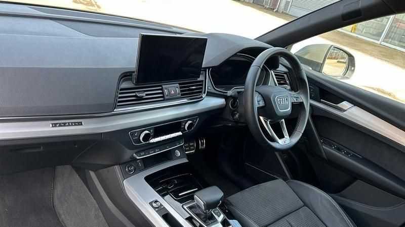 Used Audi Q5 S-Line 204 HP (150 kW) 2022 Grey SUV
