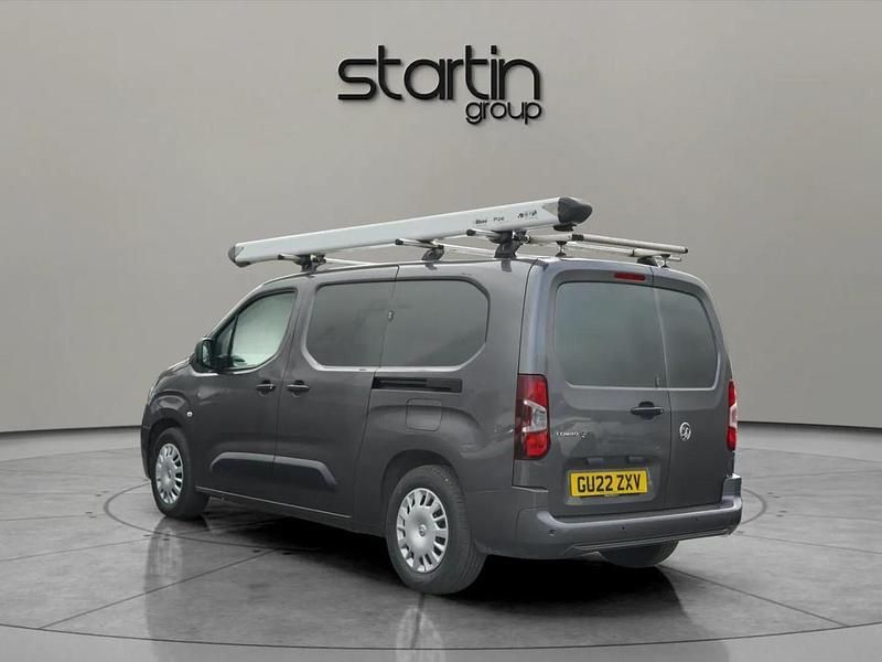 Usado Vauxhall Combo Sportive 98 kW (134 CV) 2022 Gris Monovolumen