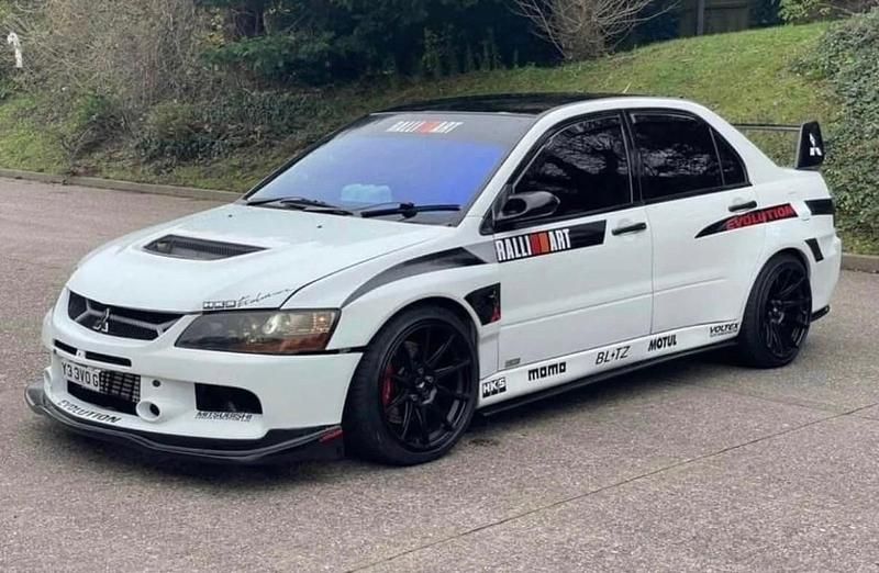 Used Mitsubishi Lancer 2004 White Sedan