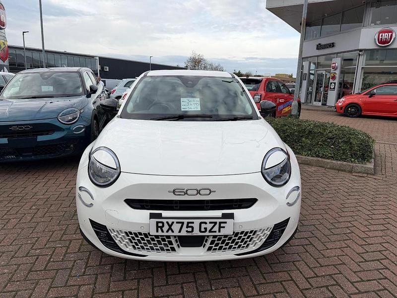 New Fiat 600 La Prima 99 HP (72 kW) 2026 White SUV